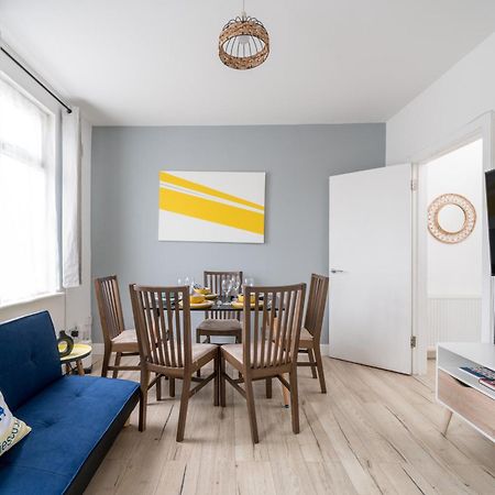 Modern 2 Bed East London Home By Rebby Properties Sleeps 5 Near Canning Town Station Екстериор снимка