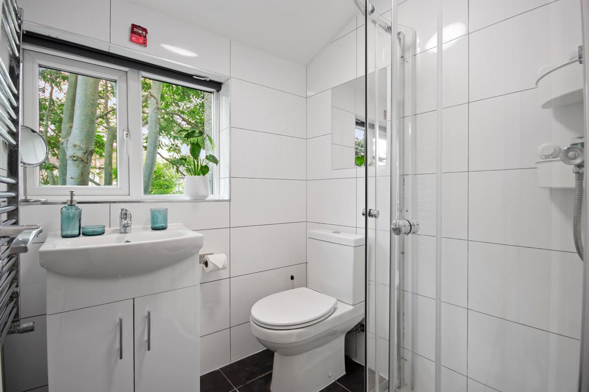 Modern 2 Bed East London Home By Rebby Properties Sleeps 5 Near Canning Town Station Екстериор снимка